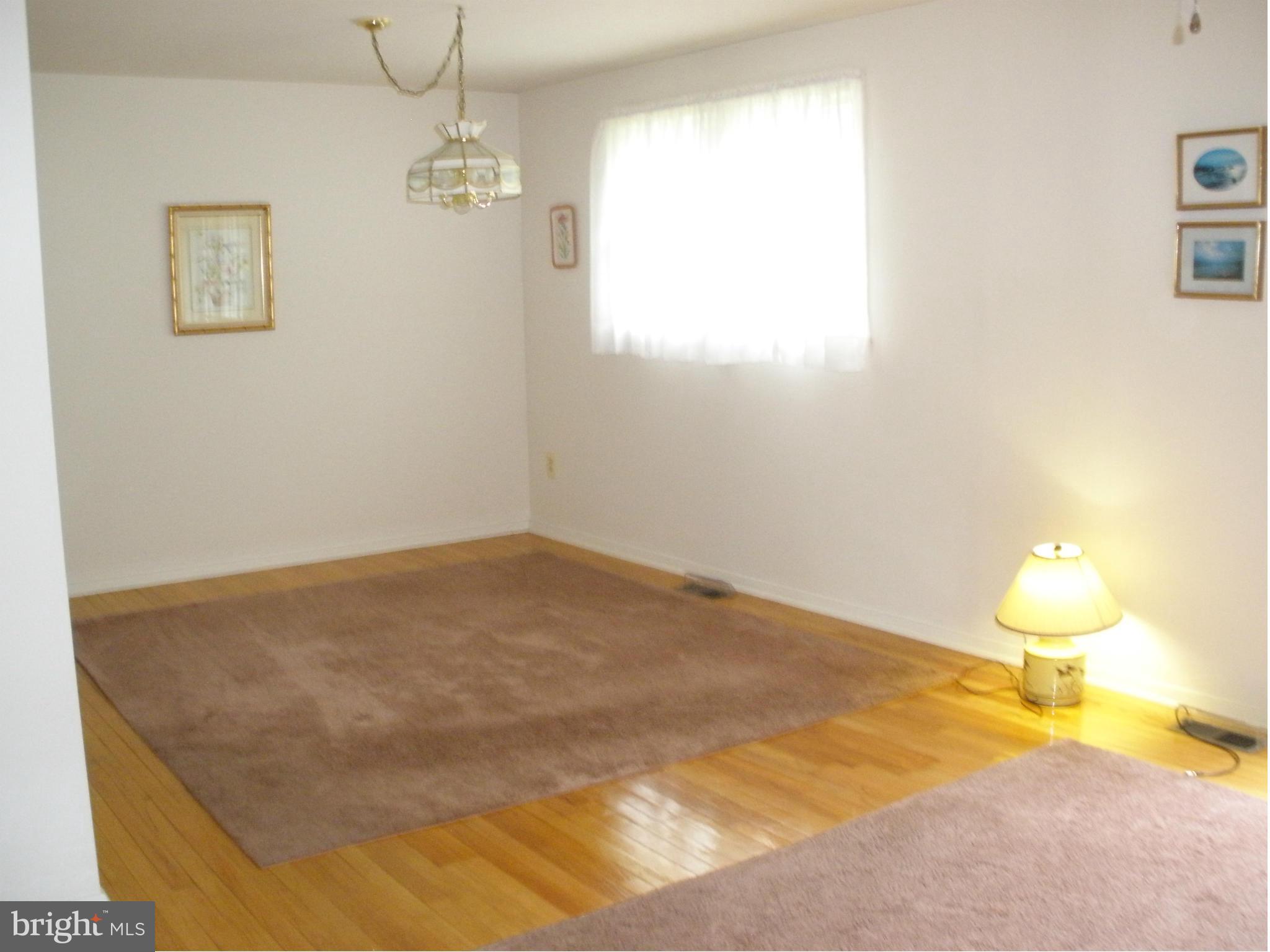9506 Gunview Road Baltimore, MD 21236 - Photo 8 of 25 Dining Room