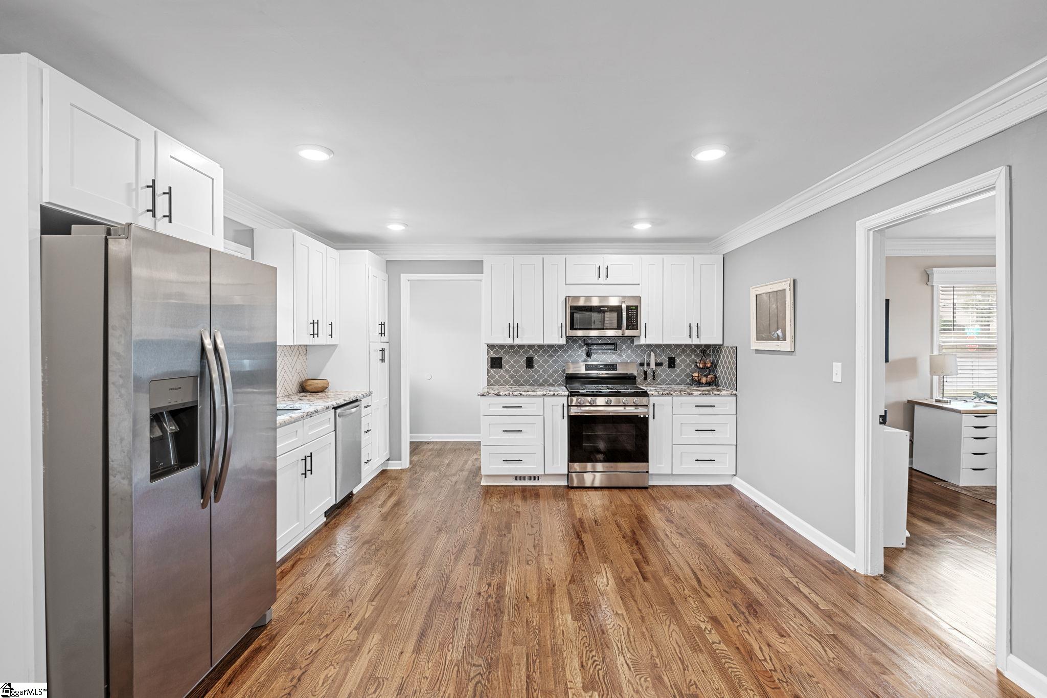 204 Greenacre Road Greenville, SC 29607 - Photo 24 of 45
