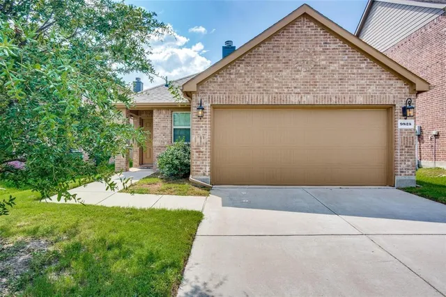 $2,300 | 9825 Beaver Dam Lane, McKinney, TX 75071
