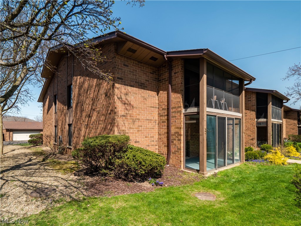 22946 Mastick Road, Unit 101 Cleveland, OH 44126 - Photo 2 of 34