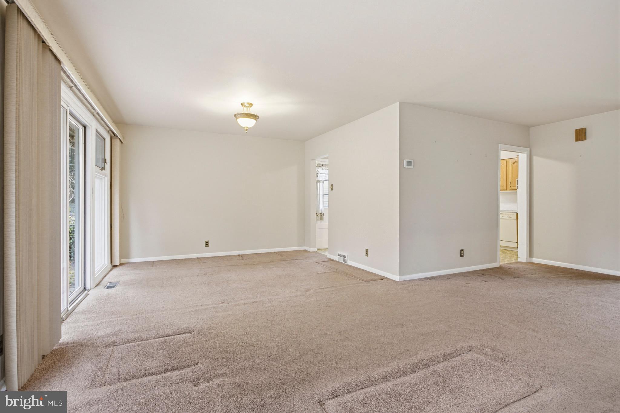 412 Foster Drive Springfield, PA 19064 - Photo 7 of 34 a view of an empty room