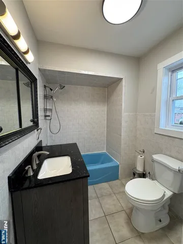 $2,800 | 191 Everett Place, Unit 2, East Rutherford, NJ 07073