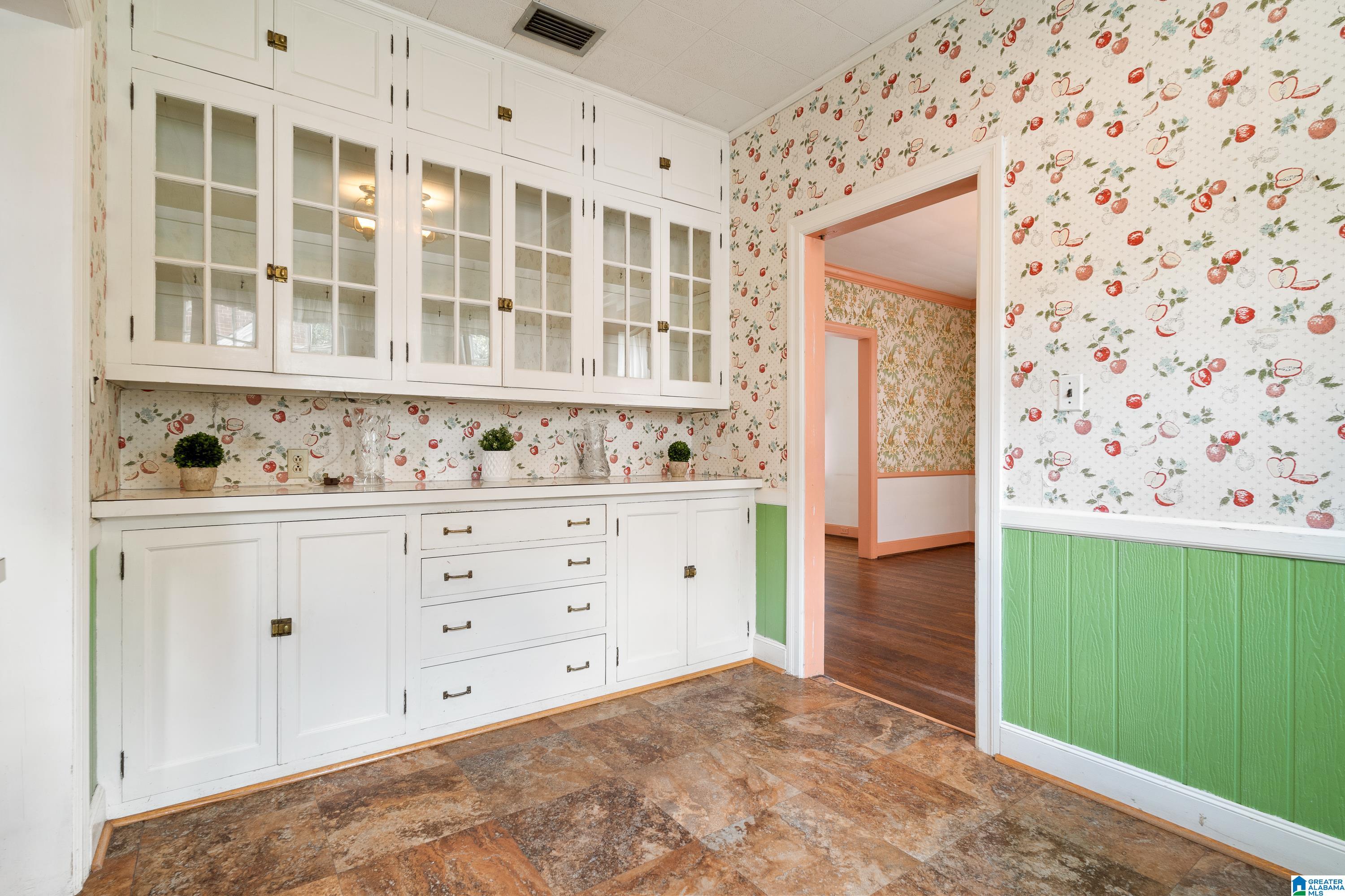 1618 Wellington Road Birmingham, AL 35209 - Photo 9 of 51