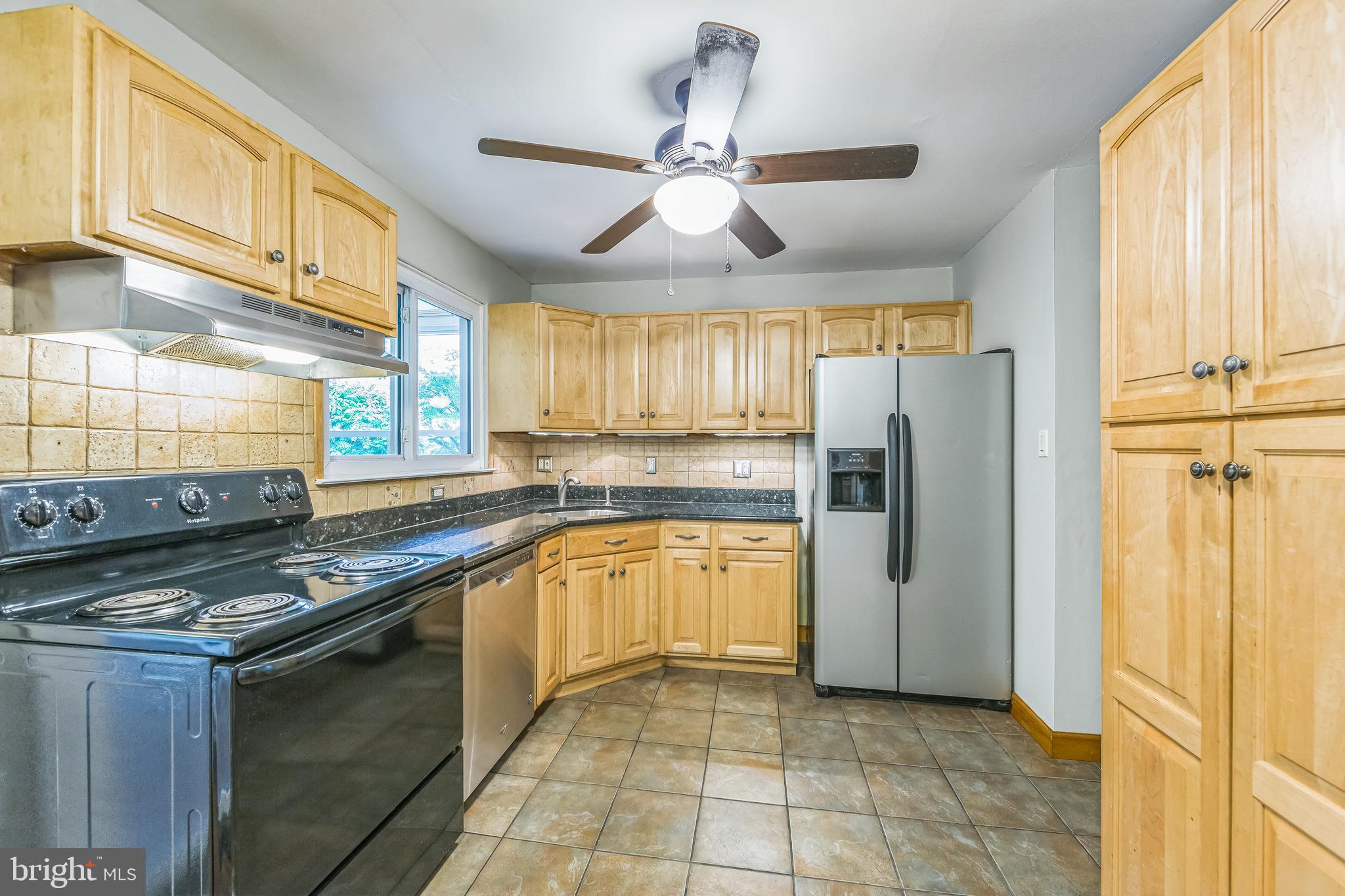 4 Woodview Road Malvern, PA 19355 - Photo 14 of 33 Kitchen - All Appliances Included