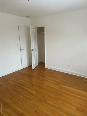 $2,700 | 15 Schenck Avenue, Unit 3E, Great Neck, NY 11021