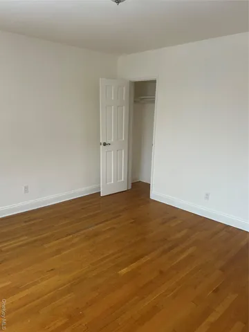 $2,700 | 15 Schenck Avenue, Unit 3E, Great Neck, NY 11021