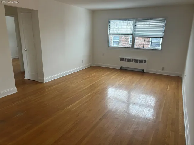 $2,700 | 15 Schenck Avenue, Unit 3E, Great Neck, NY 11021