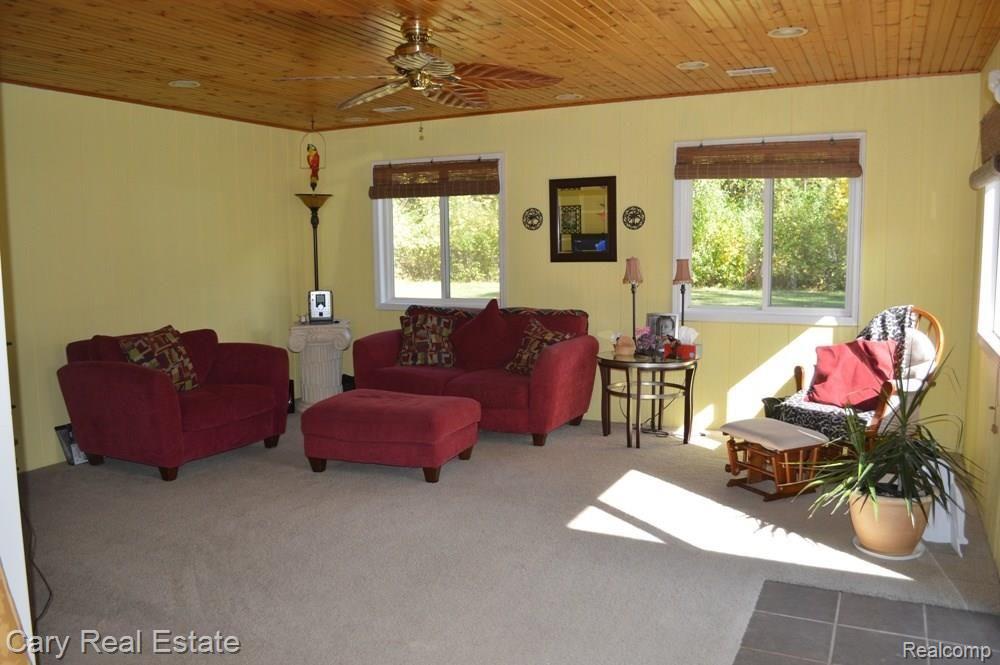 1841 Henbert Road West Bloomfield, MI 48324 - Photo 8 of 23 7Living Room.JPG