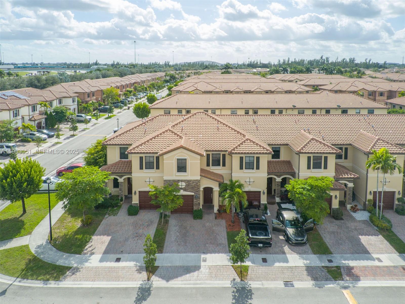 3316 West 91st Terrace Hialeah, FL 33018 - Photo 4 of 40