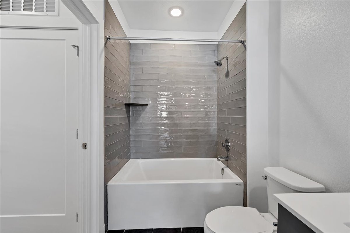 4801 Springdale Road, Unit 1402 Austin, TX 78723 - Photo 17 of 39
