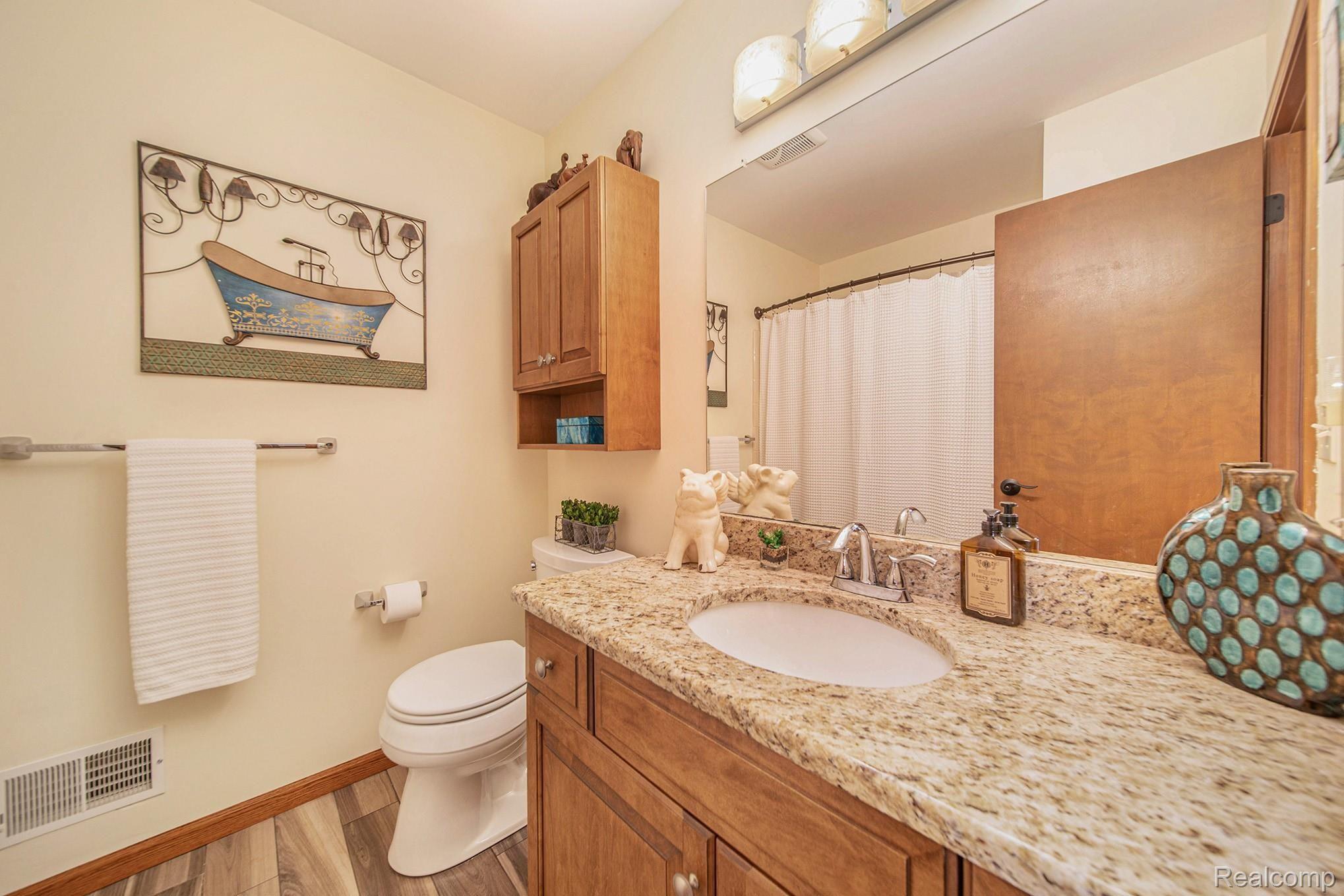 621 Kentucky Drive Rochester, MI 48307 - Photo 23 of 31 621 Kentucky_30.jpg