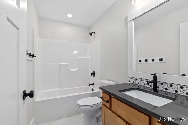 $515,000 | 1460 Kimber Drive, Unit 117, Lowell, MI 49331