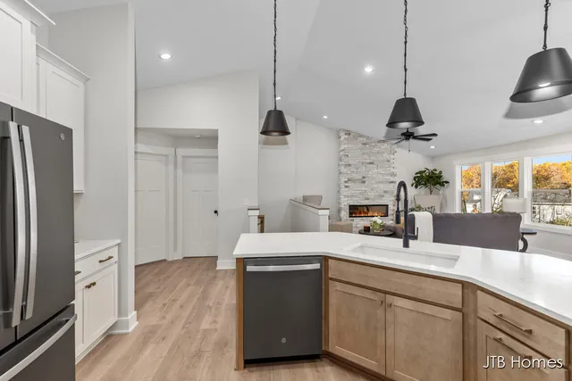 $530,000 | 1460 Kimber Drive, Unit 117, Lowell, MI 49331