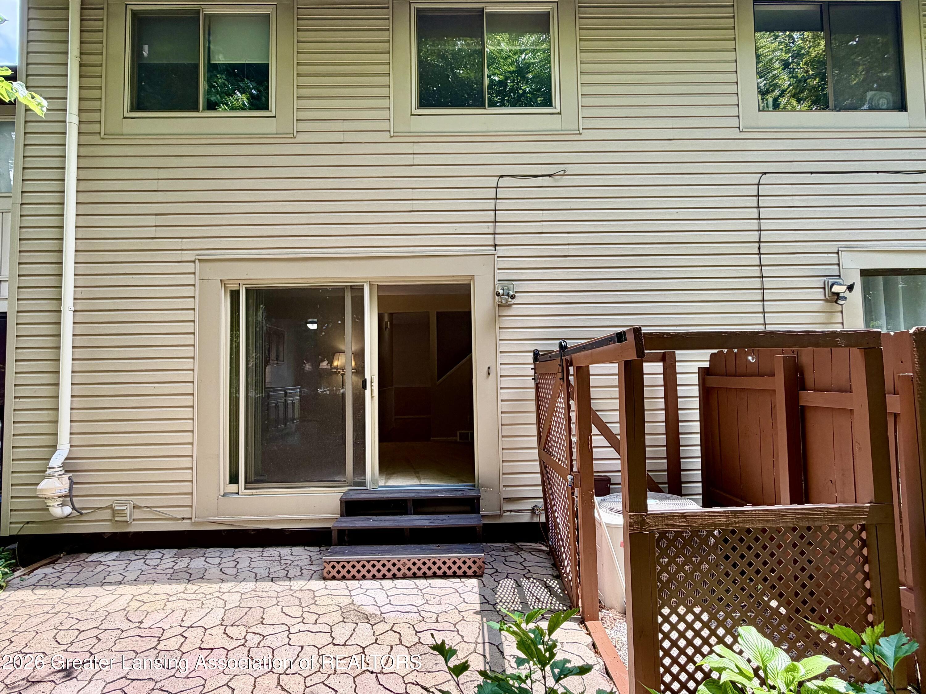 830 Armstrong Road, Unit 17 Lansing, MI 48911 - Photo 44 of 46 IMG_3301
