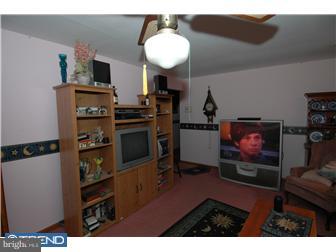 69 Chest-Georgetown Road Columbus, NJ 08022 - Photo 11 of 12 Family Room