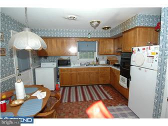 69 Chest-Georgetown Road Columbus, NJ 08022 - Photo 6 of 12 Kitchen