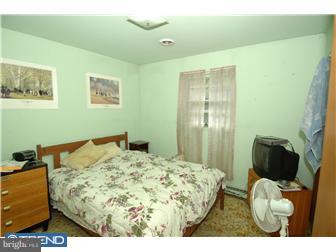 69 Chest-Georgetown Road Columbus, NJ 08022 - Photo 9 of 12 Bedroom 3