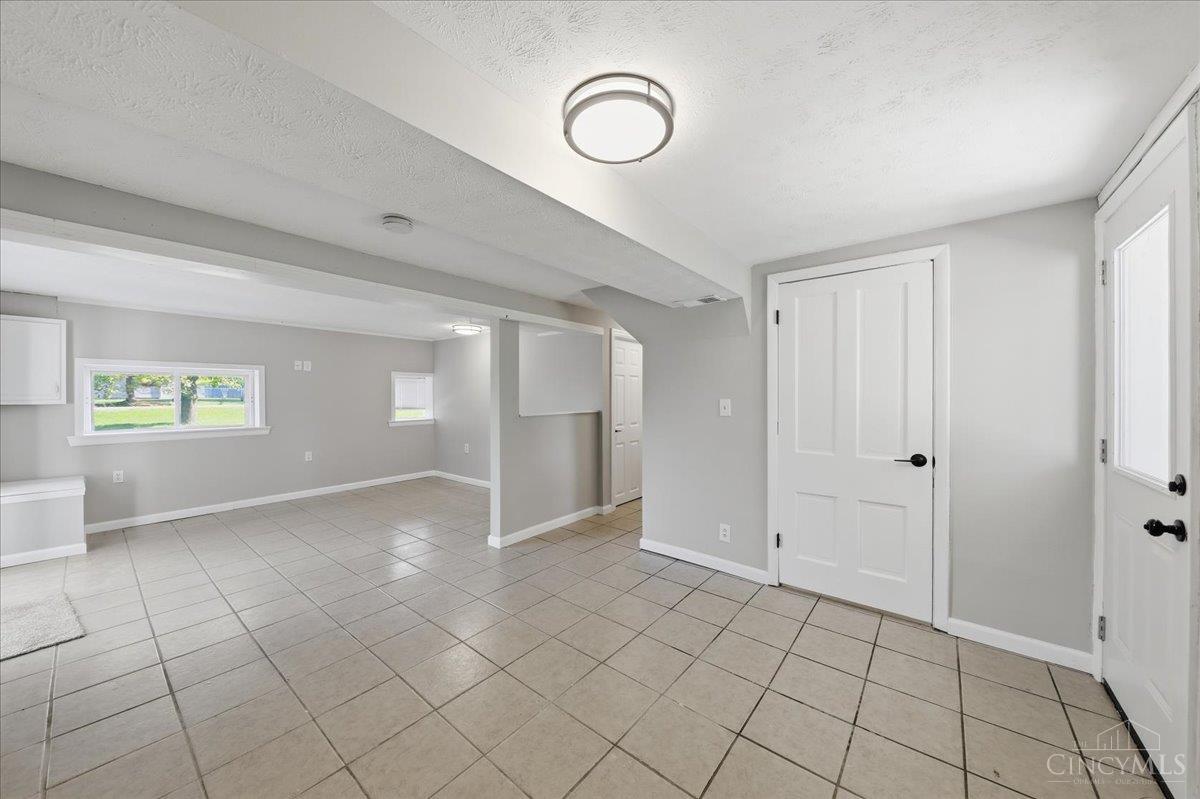6611 Hendrickson Road Middletown, OH 45044 - Photo 33 of 62