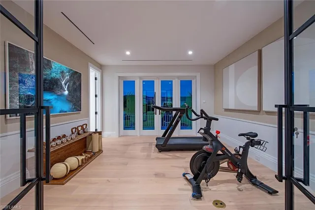 $27,995,000 | 1731 Gordon Drive, Naples, FL 34102