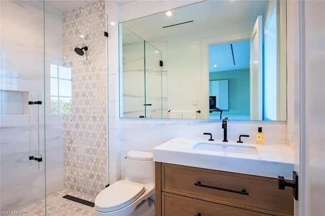 $27,995,000 | 1731 Gordon Drive, Naples, FL 34102