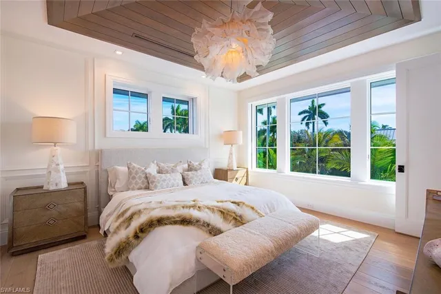 $27,995,000 | 1731 Gordon Drive, Naples, FL 34102