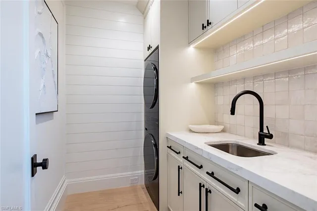 $27,995,000 | 1731 Gordon Drive, Naples, FL 34102