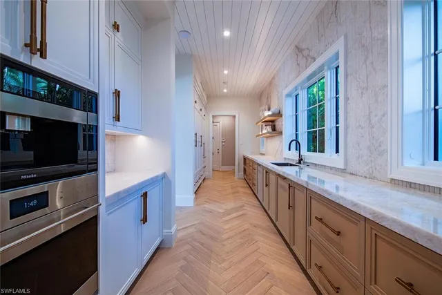 $27,995,000 | 1731 Gordon Drive, Naples, FL 34102