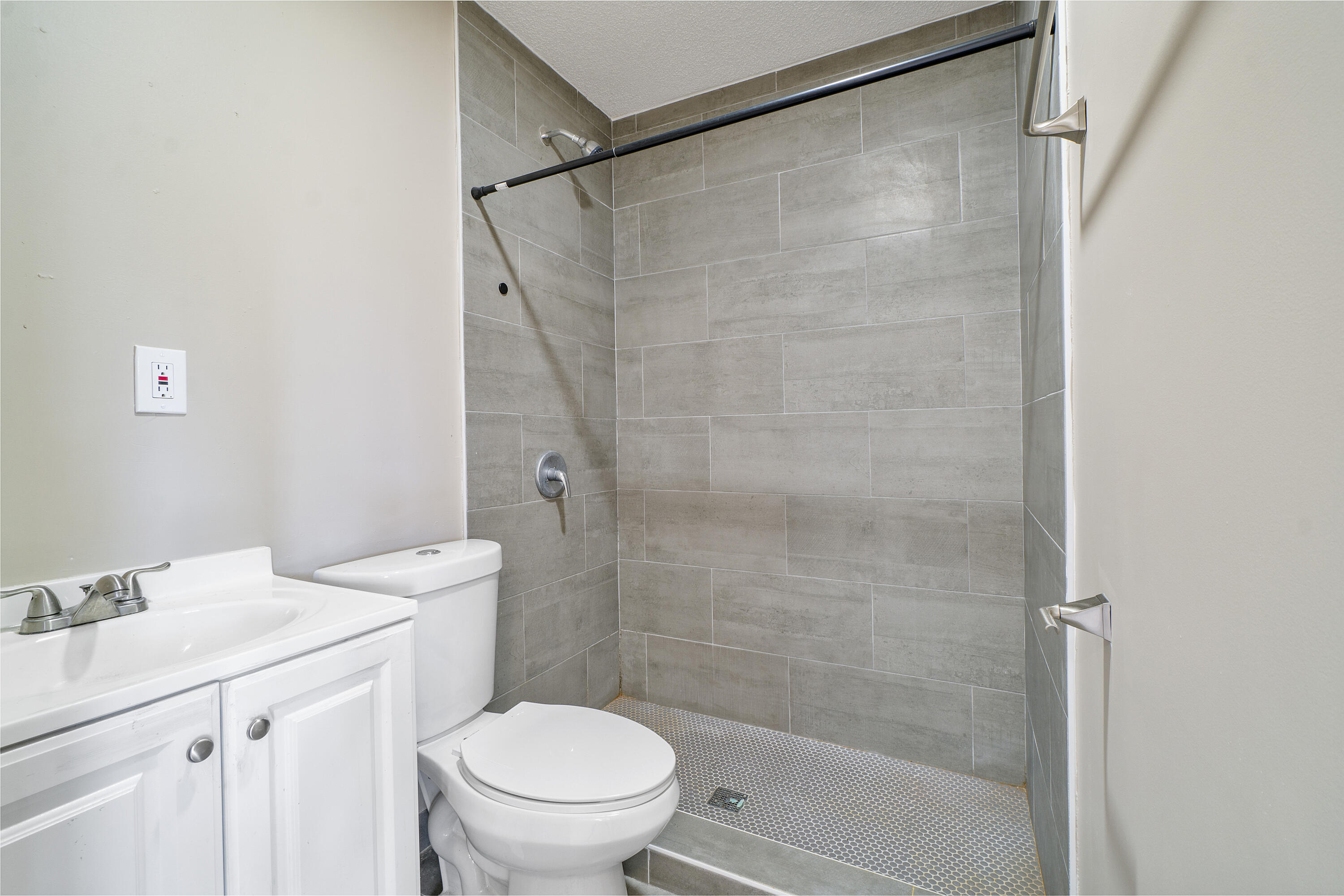 5199 1st Road Lake Worth, FL 33467 - Photo 33 of 35 Studio Bathroom