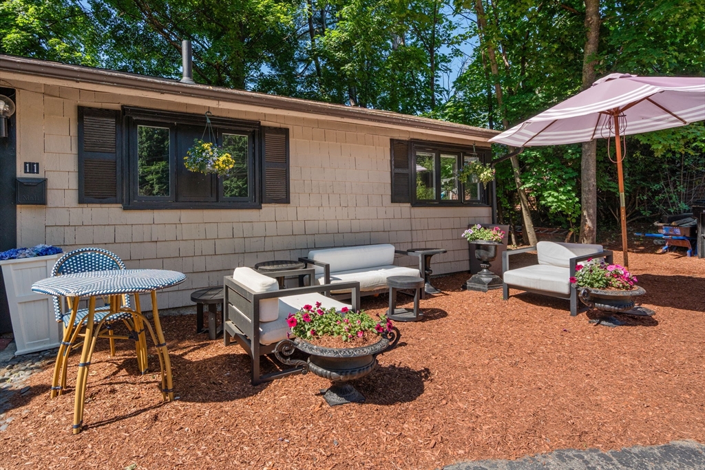 11 Ruth Drive Framingham, MA 01701 - Photo 6 of 37