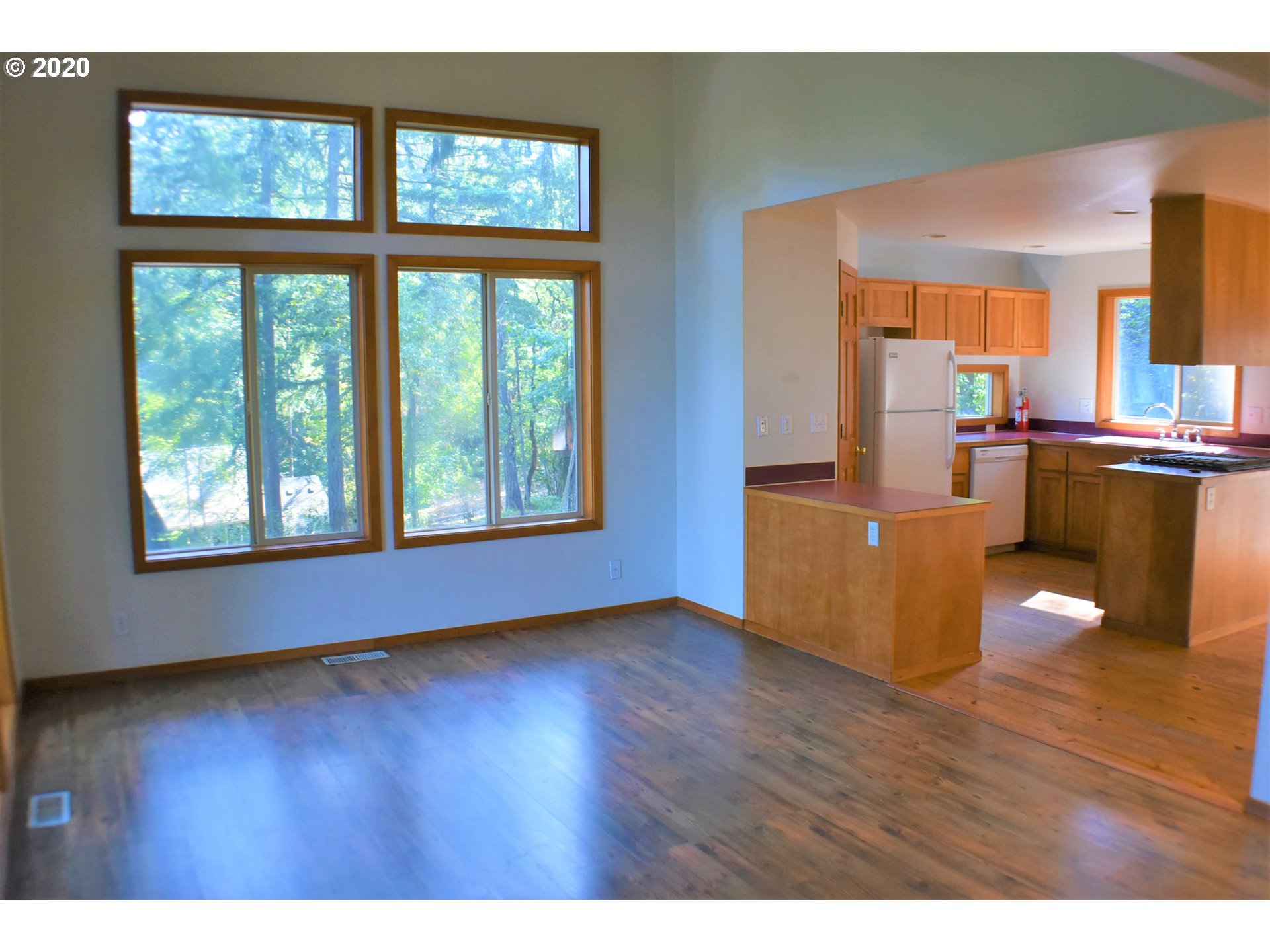 3059 Hendricks Hill Drive Eugene, OR 97403 - Photo 12 of 32