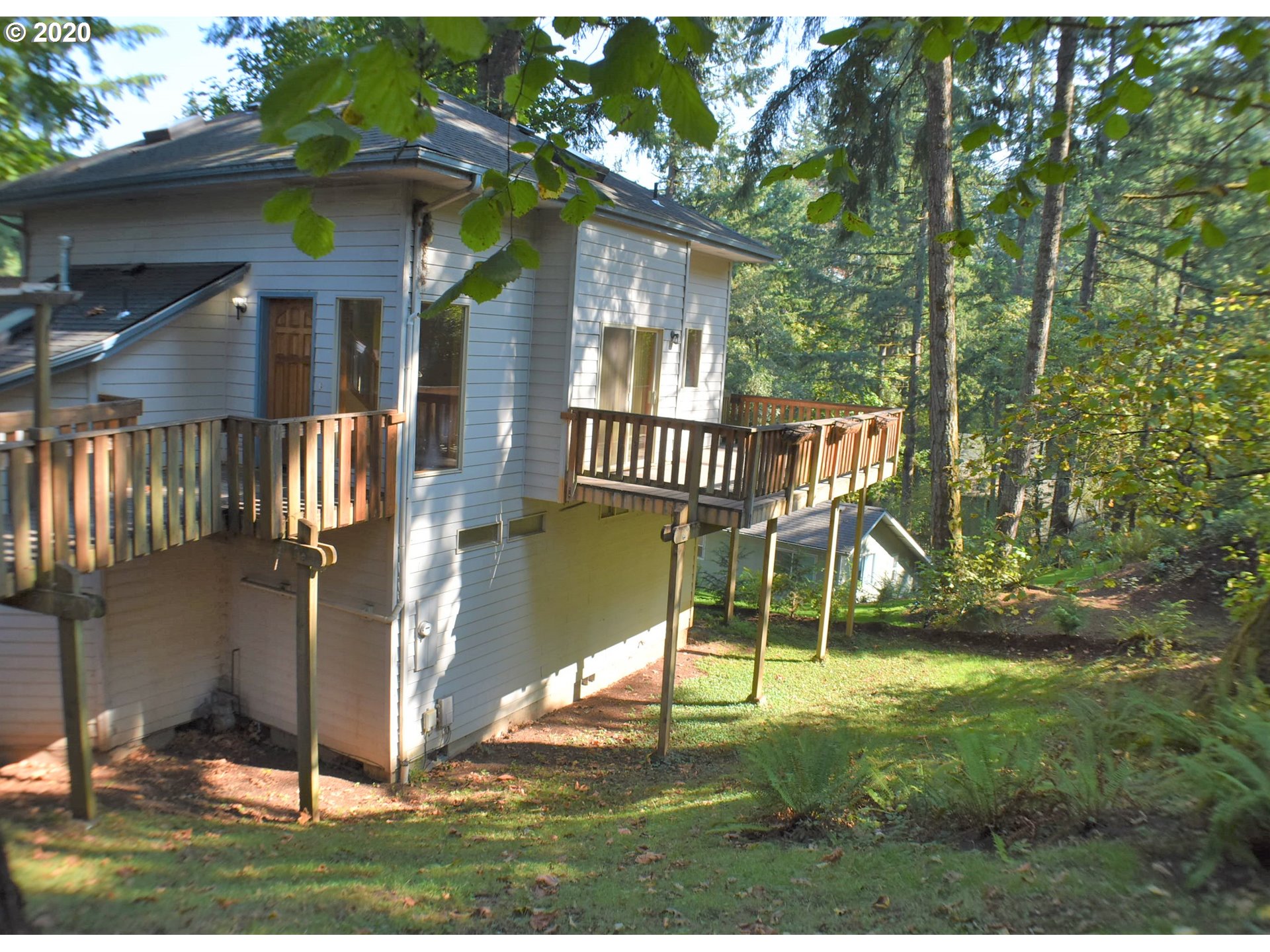3059 Hendricks Hill Drive Eugene, OR 97403 - Photo 3 of 32