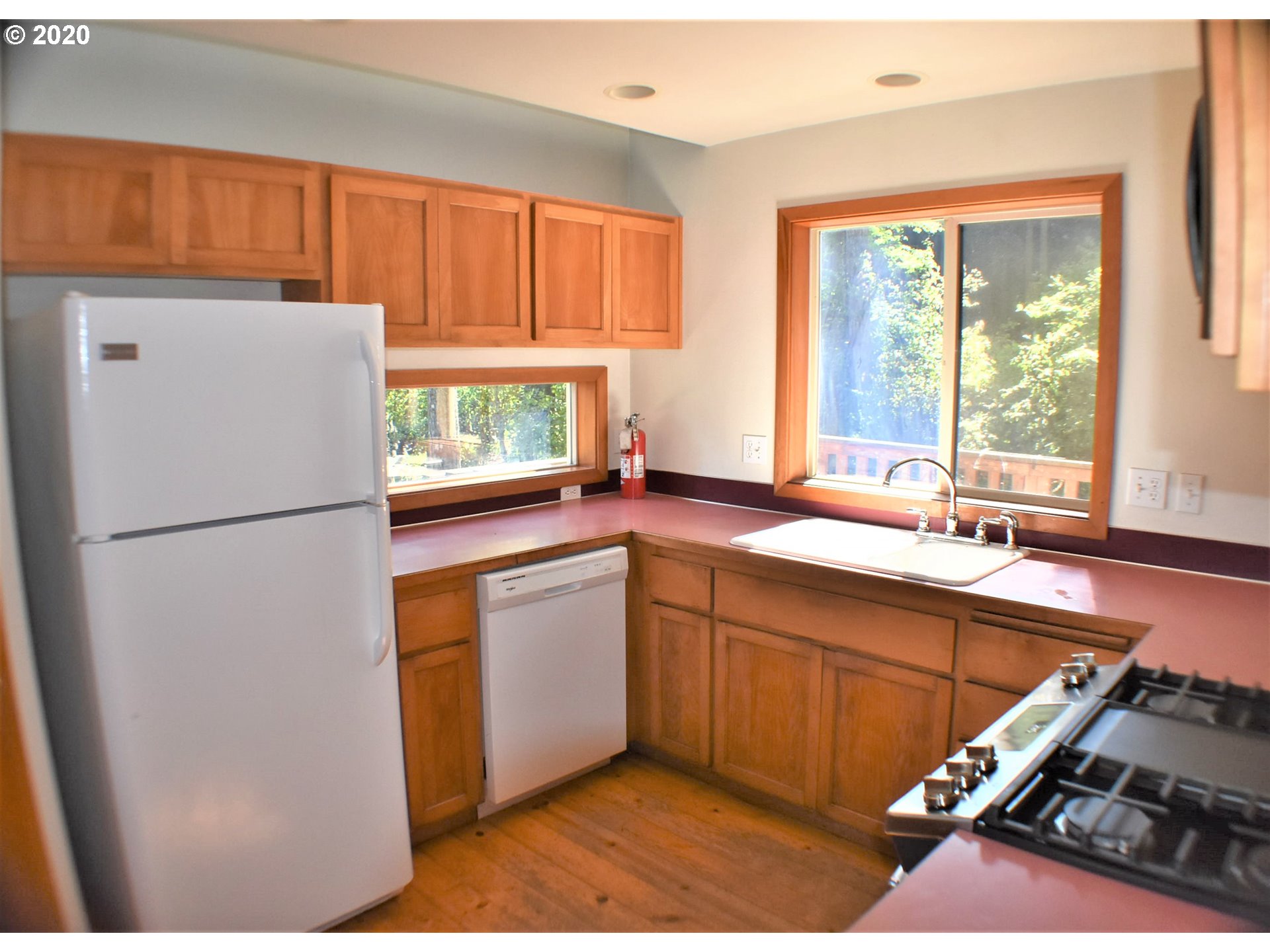 3059 Hendricks Hill Drive Eugene, OR 97403 - Photo 10 of 32