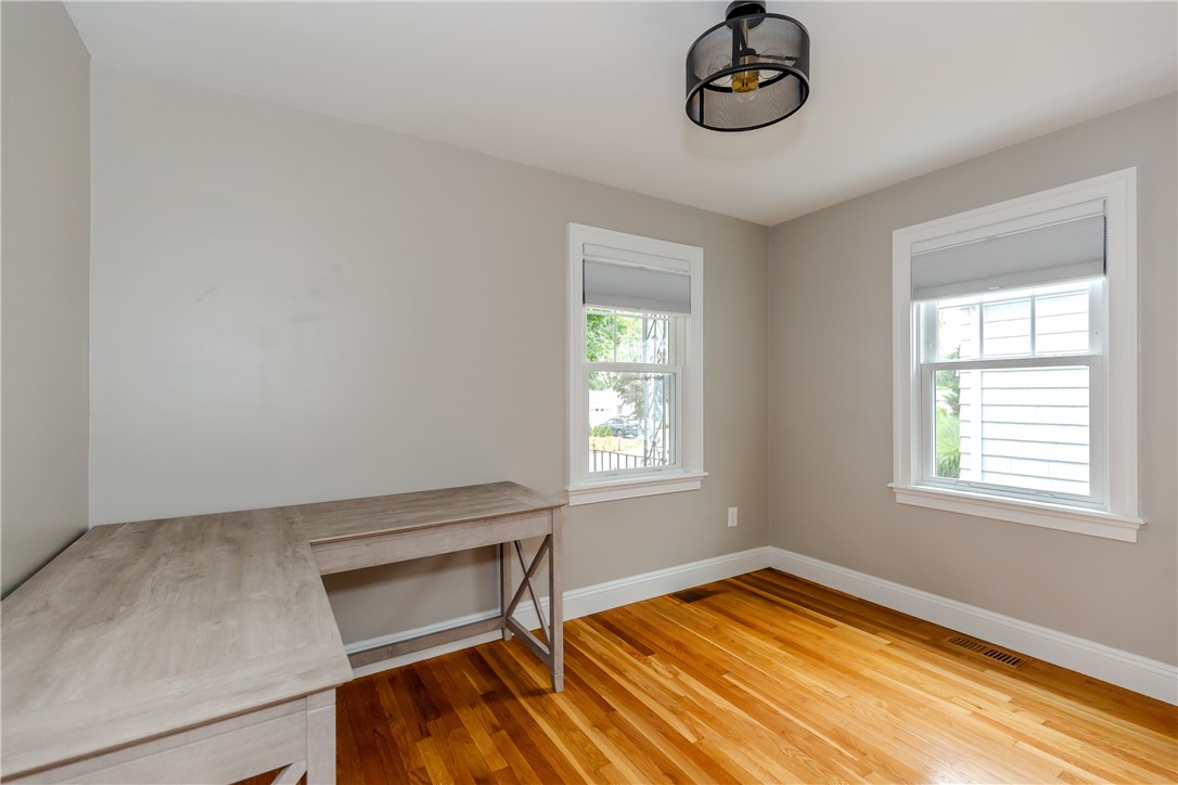 8 Barnes Street Smithfield, RI 02828 - Photo 16 of 48