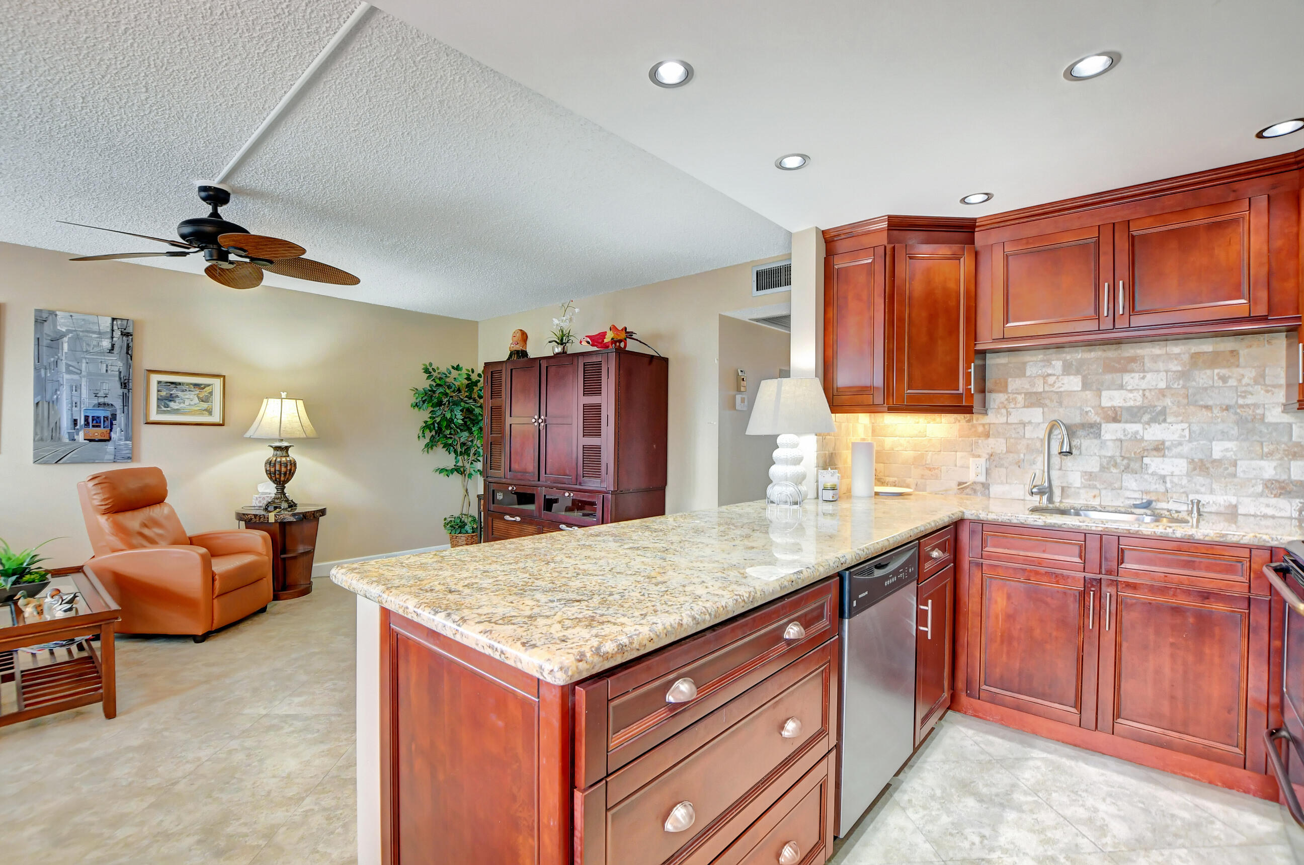 3003 Ashby C Deerfield Beach, FL 33442 - Photo 5 of 44 10_dsc_0046