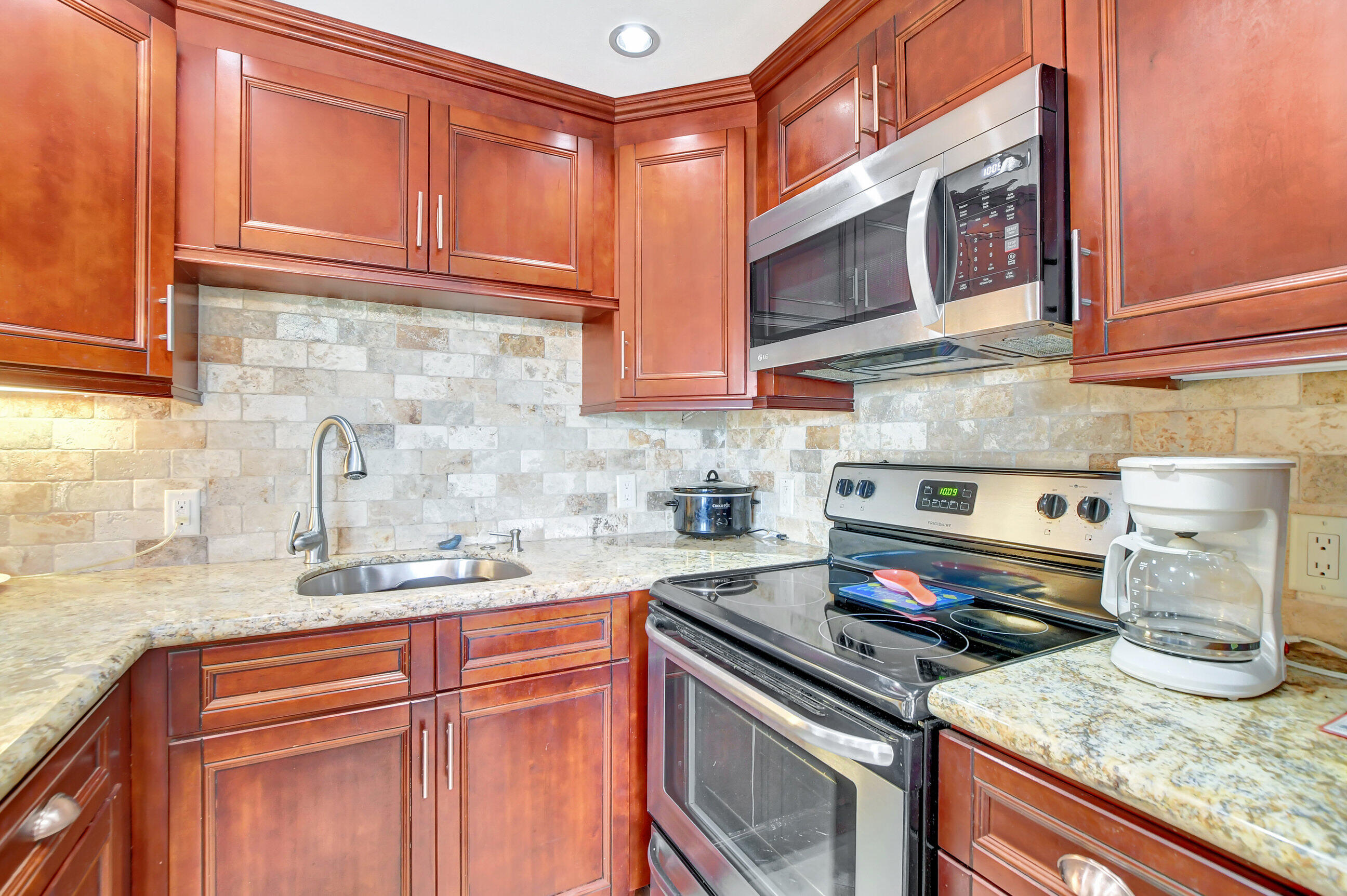 3003 Ashby C Deerfield Beach, FL 33442 - Photo 7 of 44 09_dsc_0041