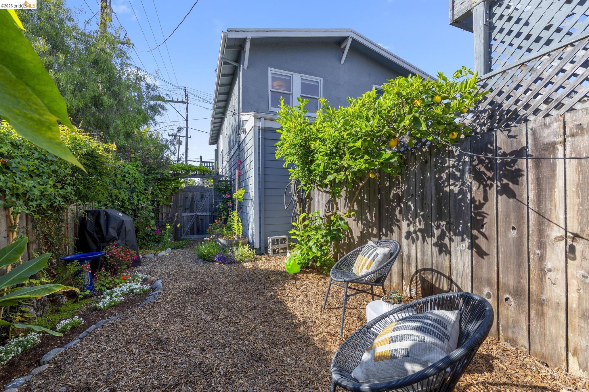 1030 Delaware Street, Unit B Berkeley, CA 94710 - Photo 20 of 34