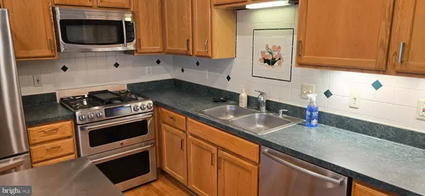 $2,900 | 45689 Paddington Station Terrace, Sterling, VA 20166