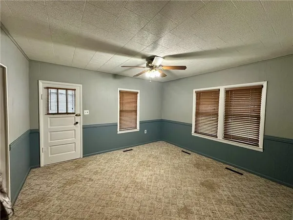 $69,000 | 401 West 5th Street, Grant City, MO 64456