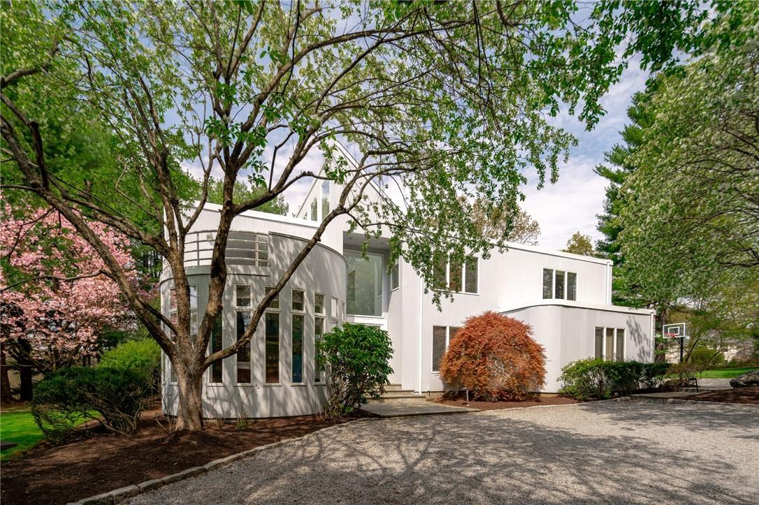 Welcome to 5 Random Farms Circle!