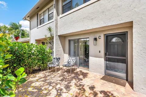 $299,900 | 27 Stratford Lane West, Unit C, Boynton Beach, FL 33436