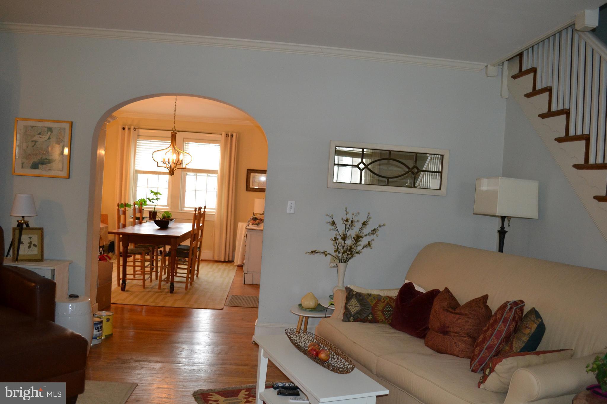 324 Hopkins Road Baltimore, MD 21212 - Photo 4 of 12 Living Room