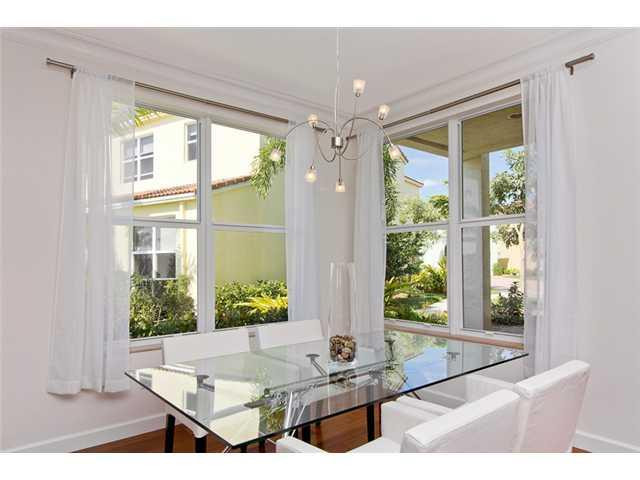 1540 Northwest 48th Lane, Unit 70 Boca Raton, FL 33431 - Photo 9 of 13 Dining Room