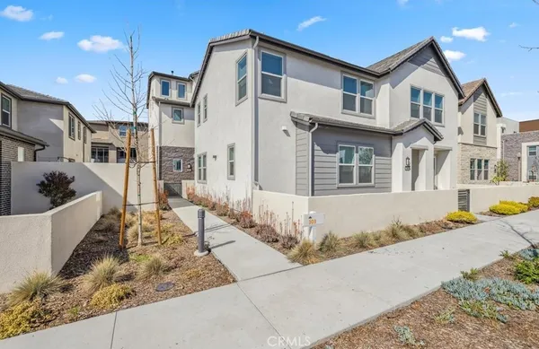 $5,200 | 303 Tank, Irvine, CA 92618