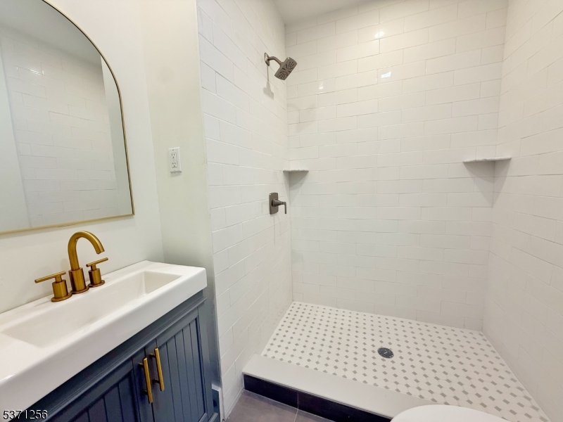 166 Washington Place Ridgewood, NJ 07450 - Photo 4 of 12