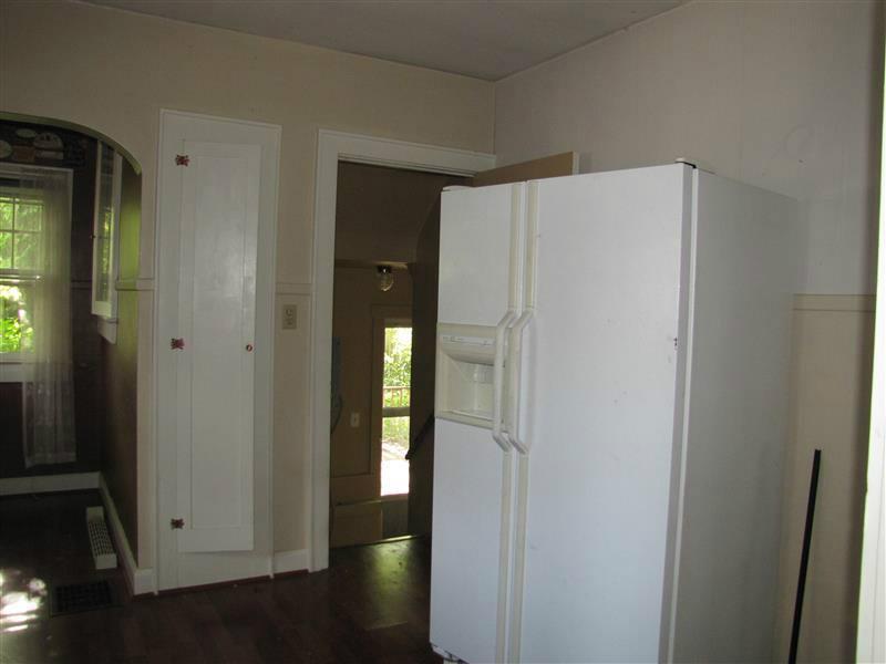 201 East Roseland Springfield, OH 45503 - Photo 5 of 15