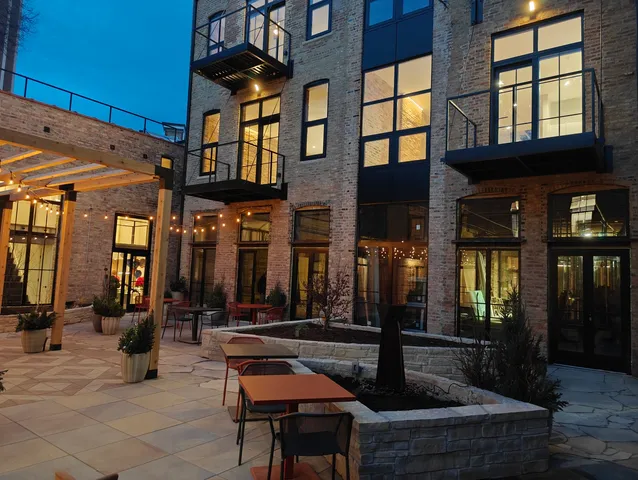 $6,395 | 1810 North Wells Street, Unit 103, Chicago, IL 60614