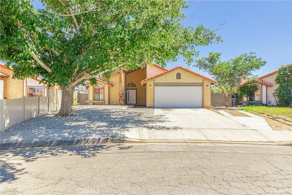 $449,900 | 1544 East Norberry Street, Lancaster, CA 93535