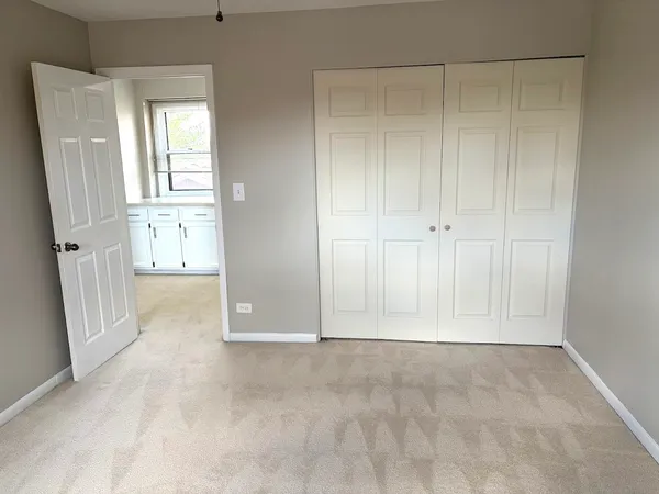 $389,900 | 15 Indian Trail Drive, Unit 15, Westmont, IL 60559