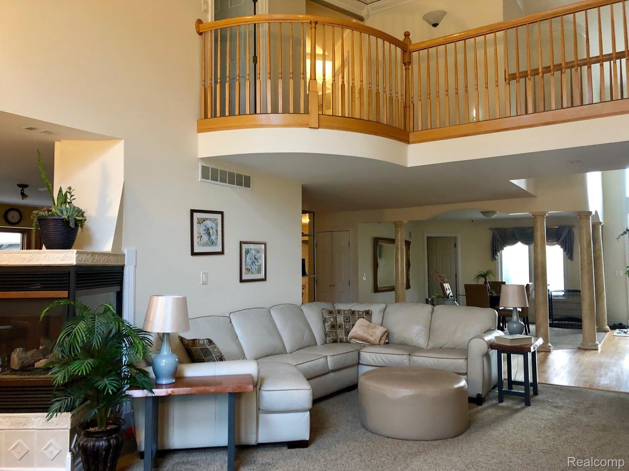 23490 Hall Road Trenton, MI 48183 - Photo 5 of 36 hall great rm 3.jpg