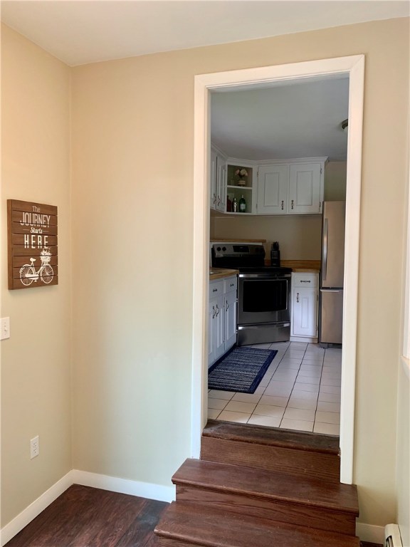 68 Angus Street Coventry, RI 02816 - Photo 3 of 17 Gallery Image 3